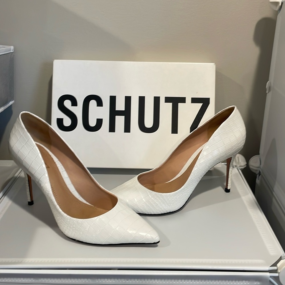 Schultz Rosie white hot croc pumps..size 8 very good condition..worn twice